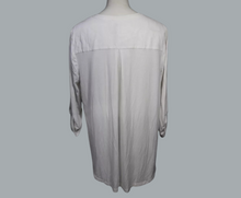 Load image into Gallery viewer, Pleione Women&#39;s White Split Neck Long Sleeve Shirt NWT Sz XL
