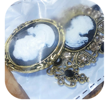 Load image into Gallery viewer, 2pcs Court Style Beauty Head Cameo Brooch Pin Elegant Clothings Decoration Black
