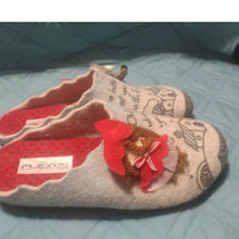 Load image into Gallery viewer, Spring Step Women’s Wool Little Red Riding Hood Fairy Tale Slippers Size 9
